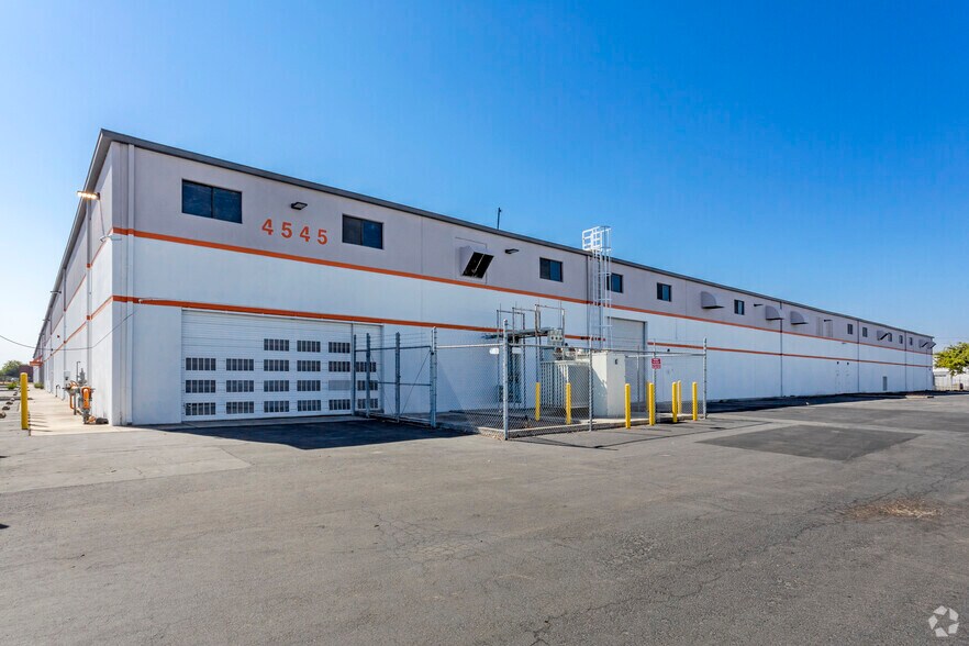 More Photos Of 4545 Qantas Ln, Stockton Manufacturing For Lease