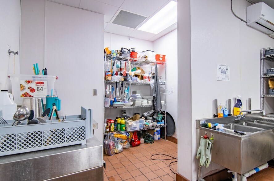 More Photos Of 3100-3142 3rd Ave N, Saint Petersburg Storefront Retail Office For Lease