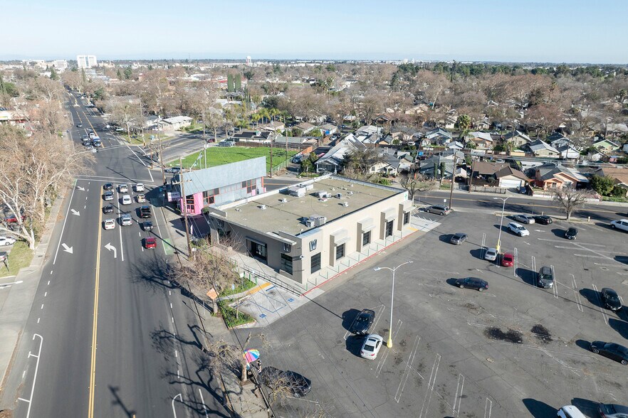 More Photos Of 408 Paradise Rd, Modesto Bank For Sale