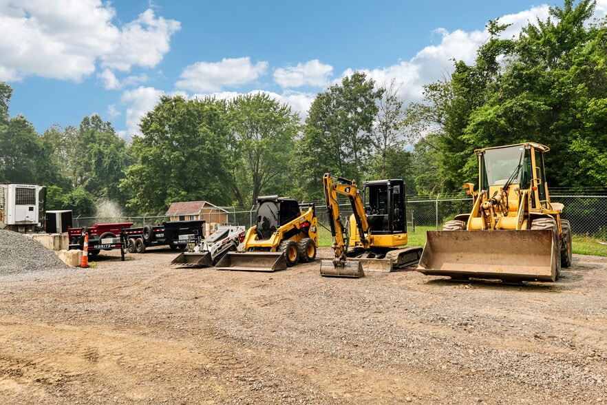 More Photos Of 3220 McCartney Rd, Youngstown General Retail For Sale