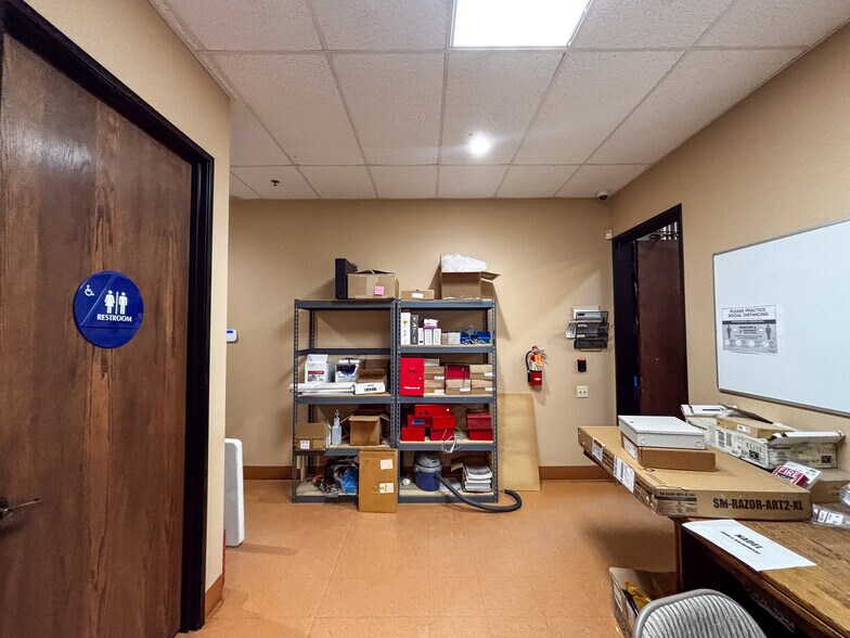 More Photos Of 45130 Golf Center Pky, Indio Warehouse For Sale