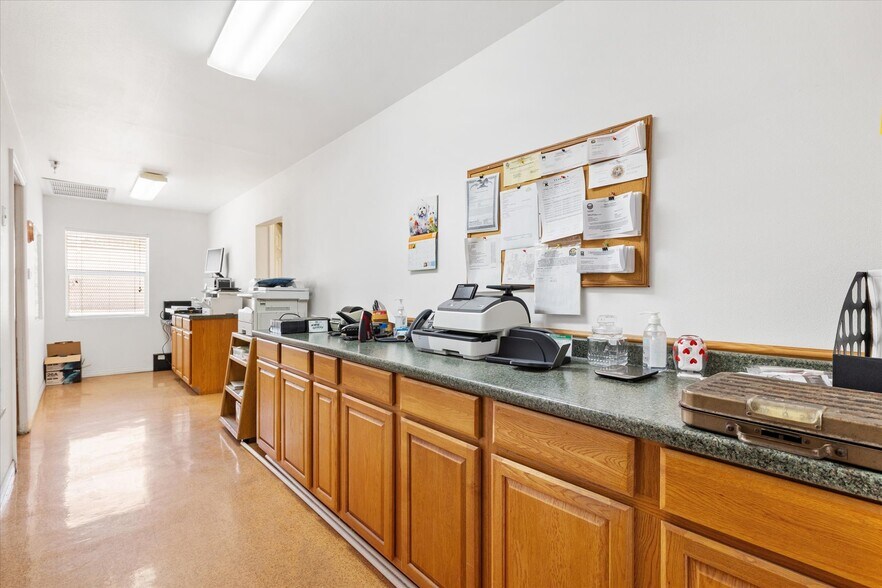 More Photos Of 1103 Thomas Ave, Leesburg Warehouse For Lease