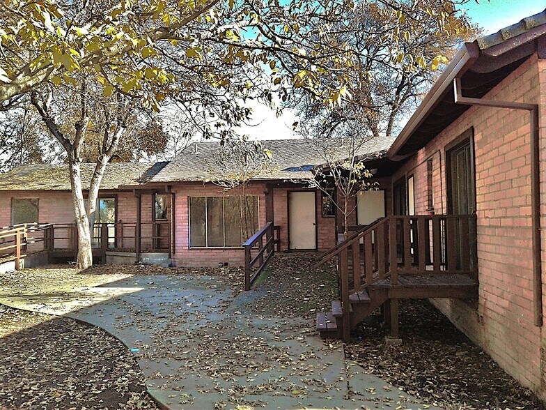 More Photos Of 8145 State Highway 99E, Los Molinos Apartments For Sale