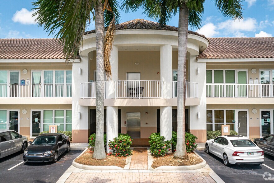 More Photos Of 5220 S University Dr, Davie Office For Lease