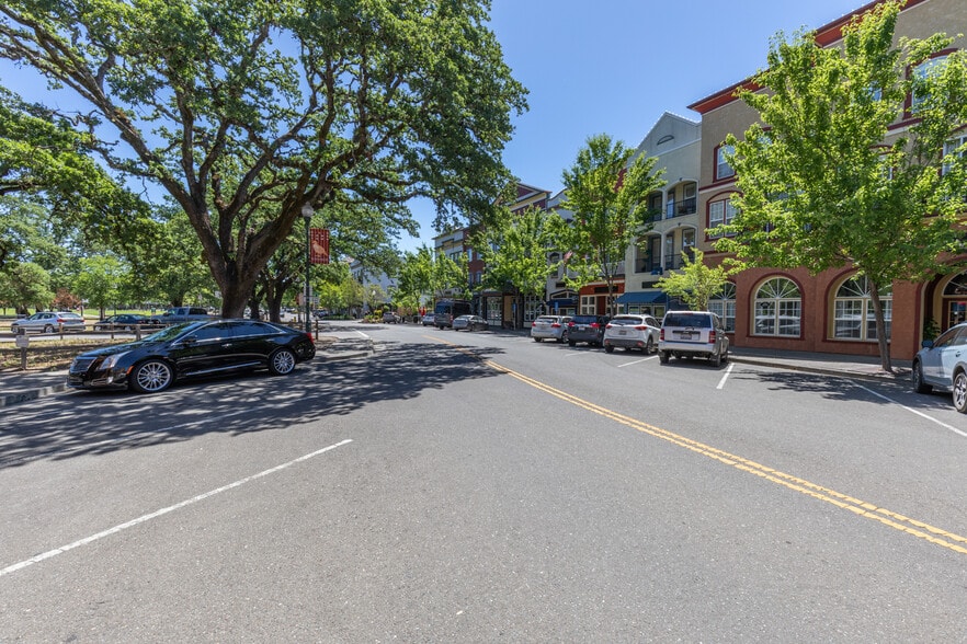 More Photos Of 220 Windsor River Rd, Windsor Apartments For Sale