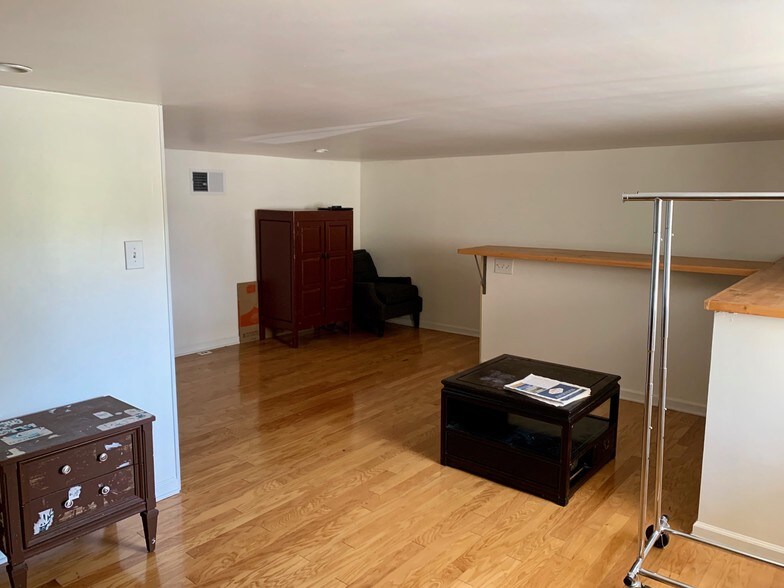 More Photos Of 1021 State St, Santa Barbara Storefront For Lease