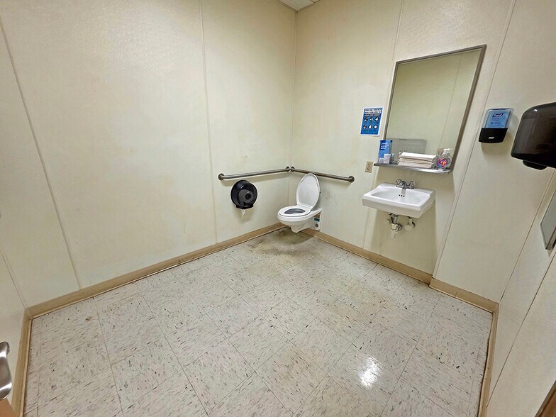More Photos Of 100 Prushnok Dr, Punxsutawney Office For Sale