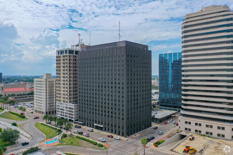 More Photos Of 615 N Upper Broadway St, Corpus Christi Office For Sale