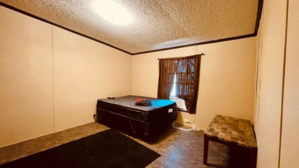 More Photos Of 5550, Odessa Warehouse For Sale