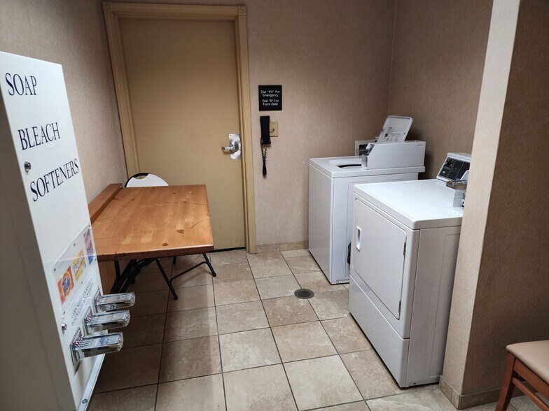 More Photos Of 102 McCormick Pky, Canon City Hotel For Sale