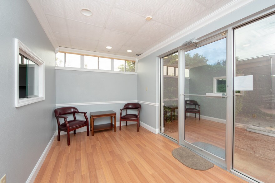 More Photos Of 7430 Tamiami Trl, Sarasota Loft Creative Space For Lease