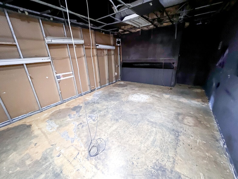 More Photos Of 3920 W Wall St, Midland Bowling Alley For Sale