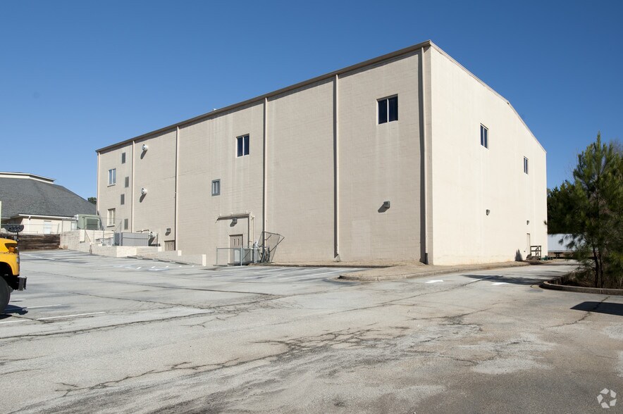 More Photos Of 1151 Flat Shoals Rd SE, Conyers Light Distribution For Lease