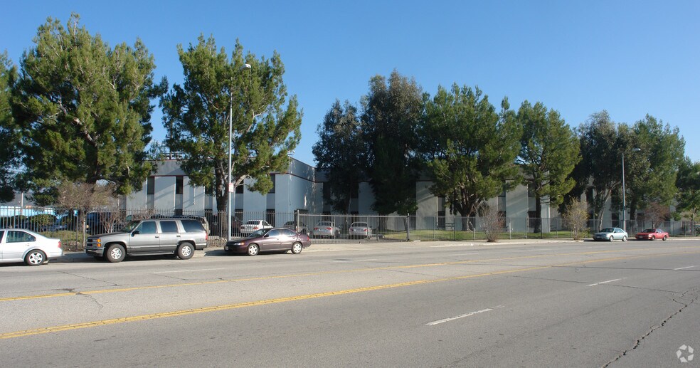 More Photos Of 10941 La Tuna Cyn, Sun Valley Warehouse For Lease