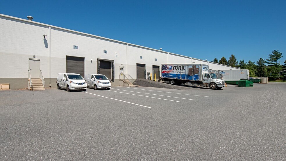 More Photos Of 6520 Stonegate Dr, Allentown Unknown For Lease