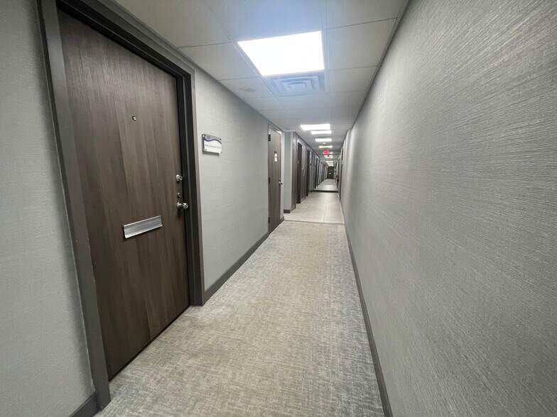 More Photos Of 2131 Hollywood Blvd, Hollywood Office Residential For Lease