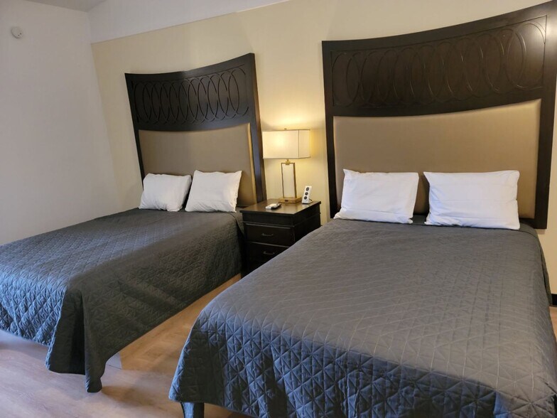 More Photos Of 2900 S Pine Ave, Ocala Hotel For Sale