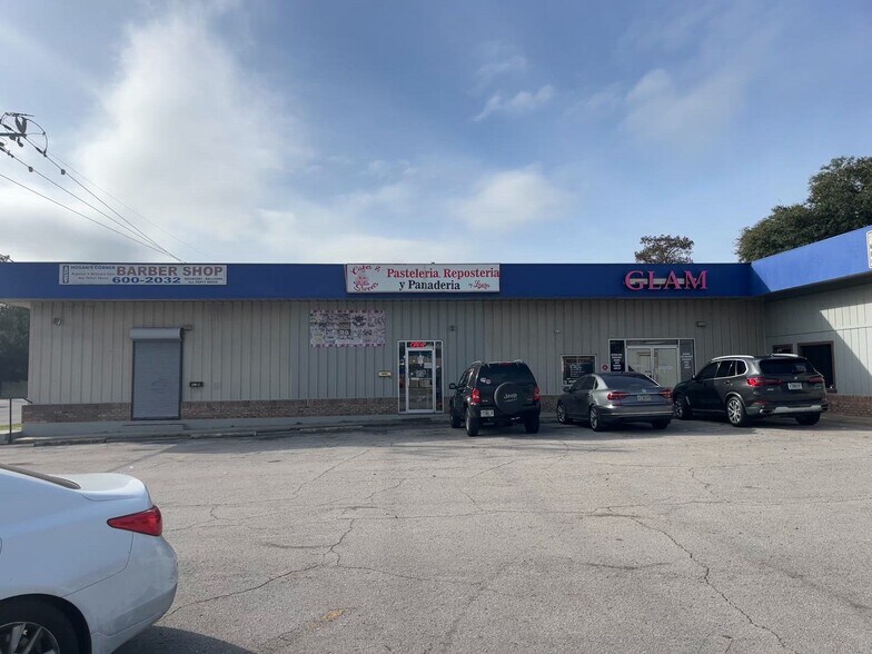 More Photos Of 1906 Parental Home Rd, Jacksonville Storefront For Sale