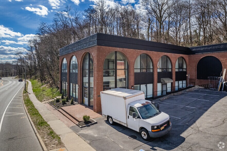 More Photos Of 1 Brewster St, Glen Cove Loft Creative Space For Lease