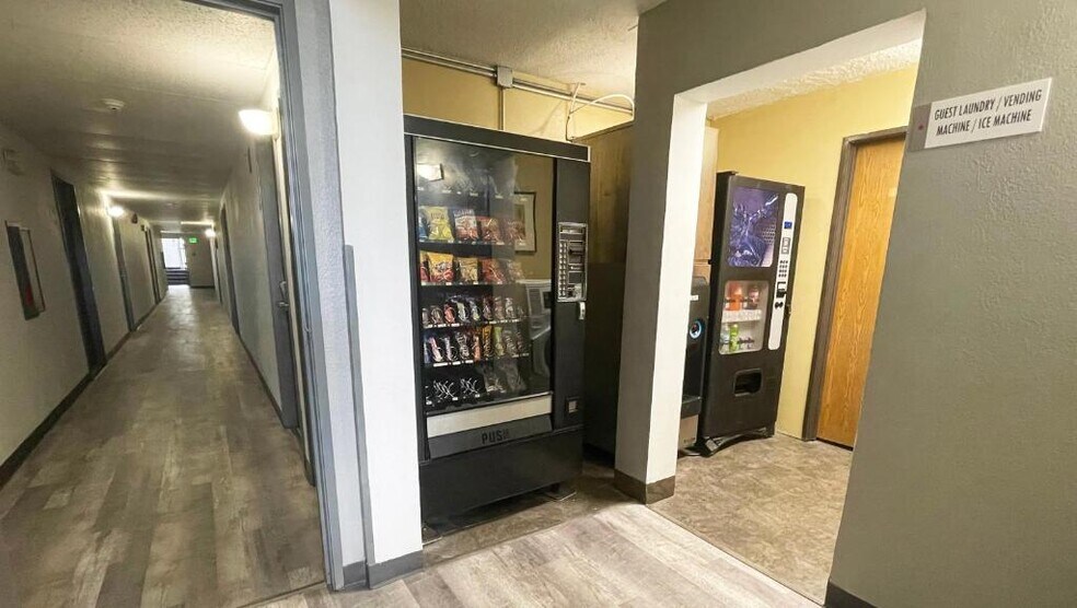 More Photos Of 522 E Coliseum Blvd, Fort Wayne Hotel For Sale