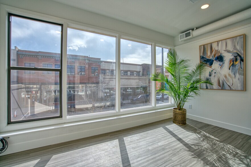More Photos Of 1715-1717 Pearl Street, Boulder General Retail For Lease