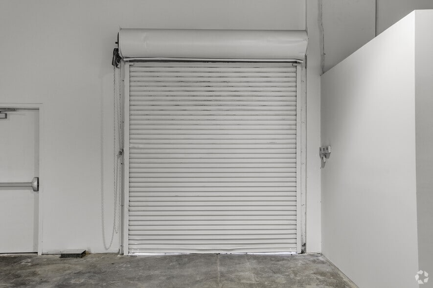 More Photos Of 422 S Azusa Ave, Azusa Unknown For Lease