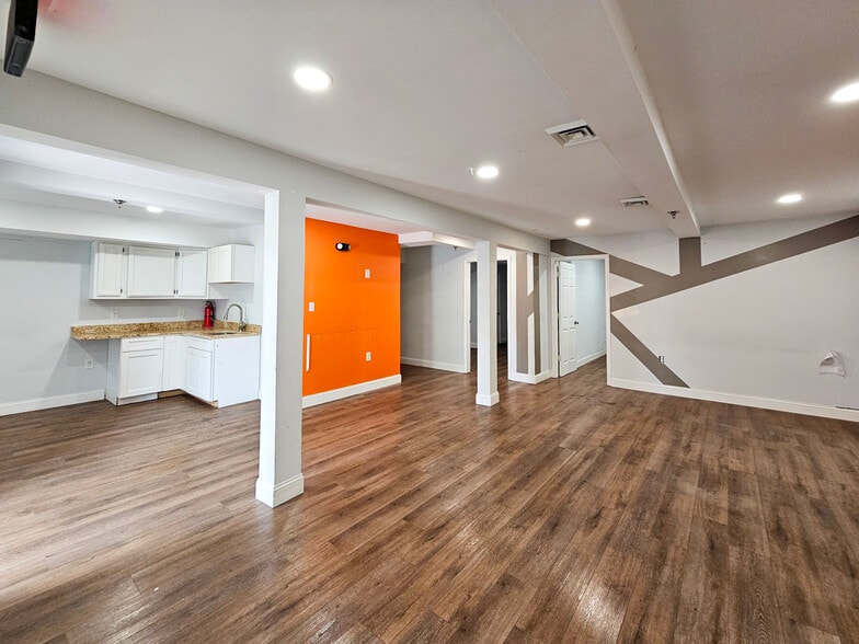 More Photos Of 6301 Foxley Rd, Upper Marlboro Light Manufacturing For Lease