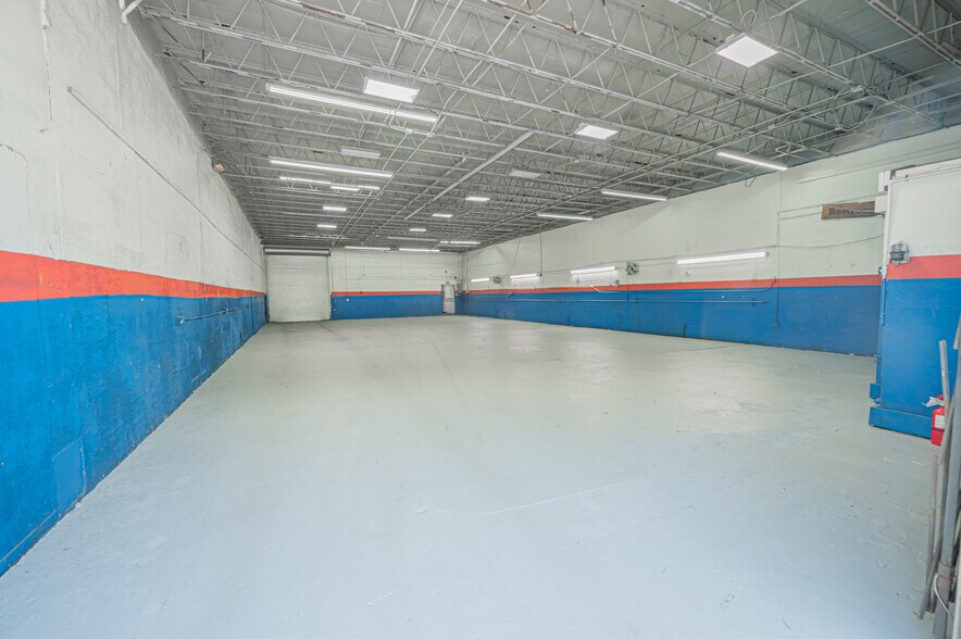 More Photos Of 809-813 NW 1st St, Fort Lauderdale Service For Lease