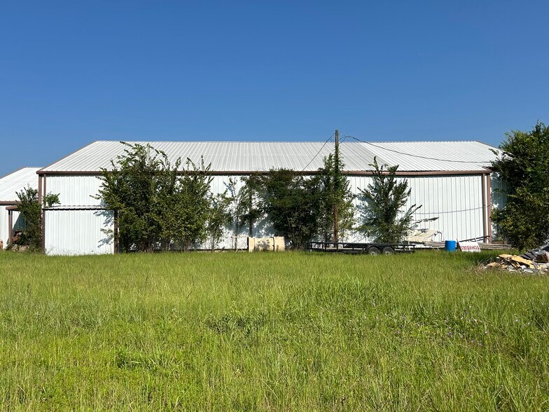 More Photos Of 10411 S US Highway 79, Palestine Warehouse For Sale