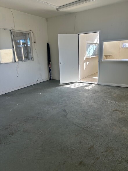 More Photos Of 4625 Exposition Blvd, Los Angeles Storefront For Lease
