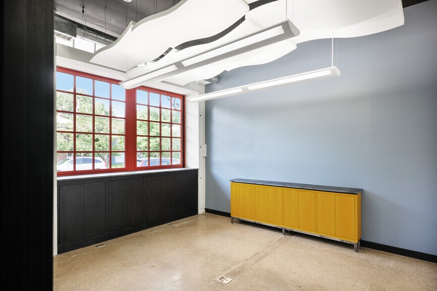 More Photos Of 1122 Rogers St, Louisville Police Fire Station For Sale