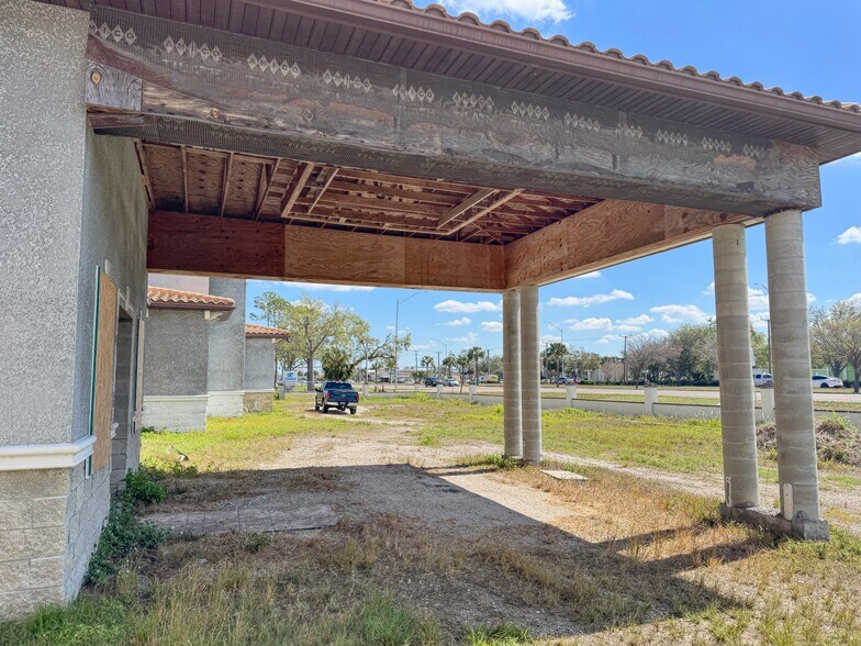 More Photos Of 4207 67, Bradenton Assisted Living For Sale