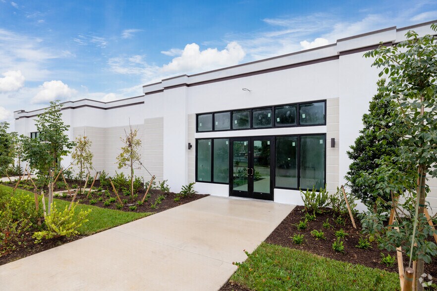 More Photos Of 11222 E Tamiami Trl, Naples Freestanding For Lease