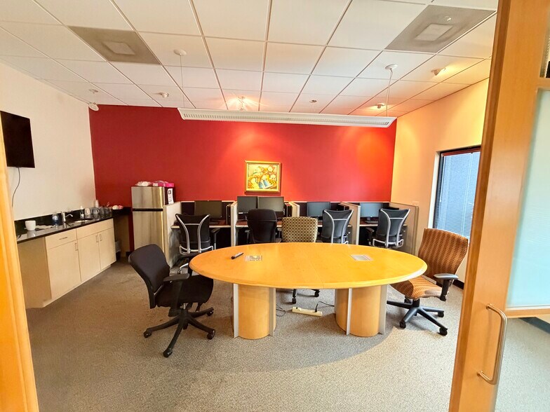 More Photos Of 1239 E Newport Center Dr, Deerfield Beach Office For Sale