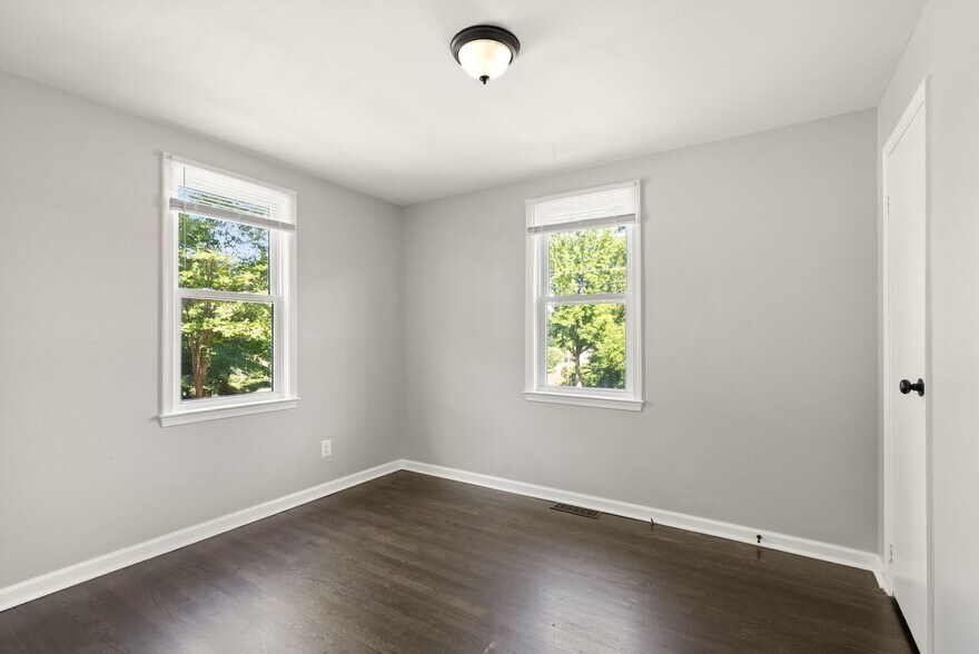 More Photos Of 17423 Wilson St, Dumfries Multifamily For Sale