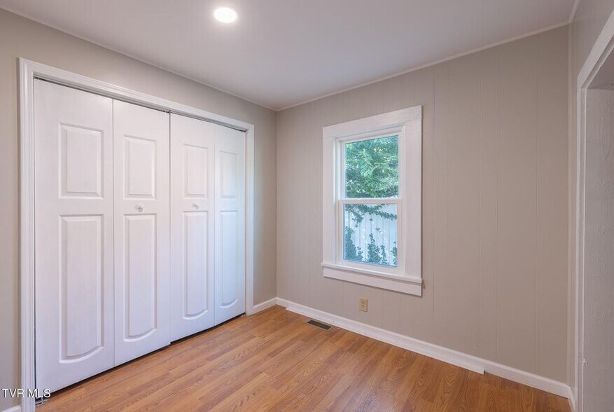 More Photos Of 457 E Bernard Ave, Greeneville General Retail For Sale