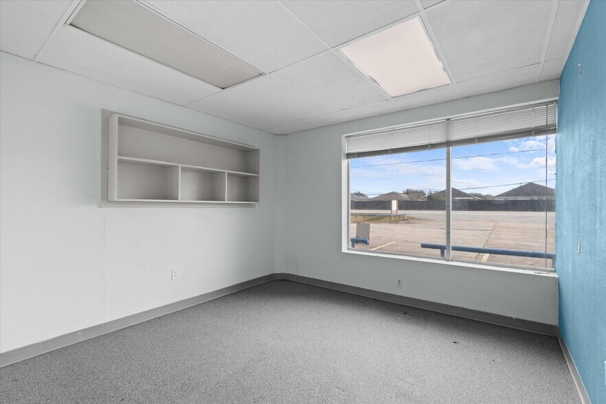 More Photos Of 4820 FM 2004 Rd, Hitchcock Warehouse For Sale