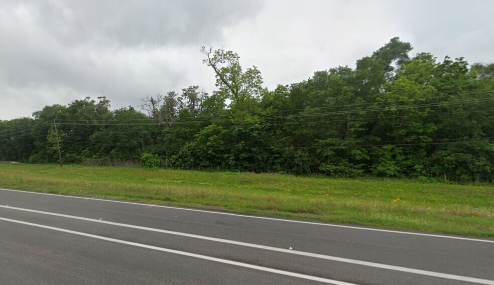 More Photos Of 100 FM 2004, Lake Jackson Land For Sale