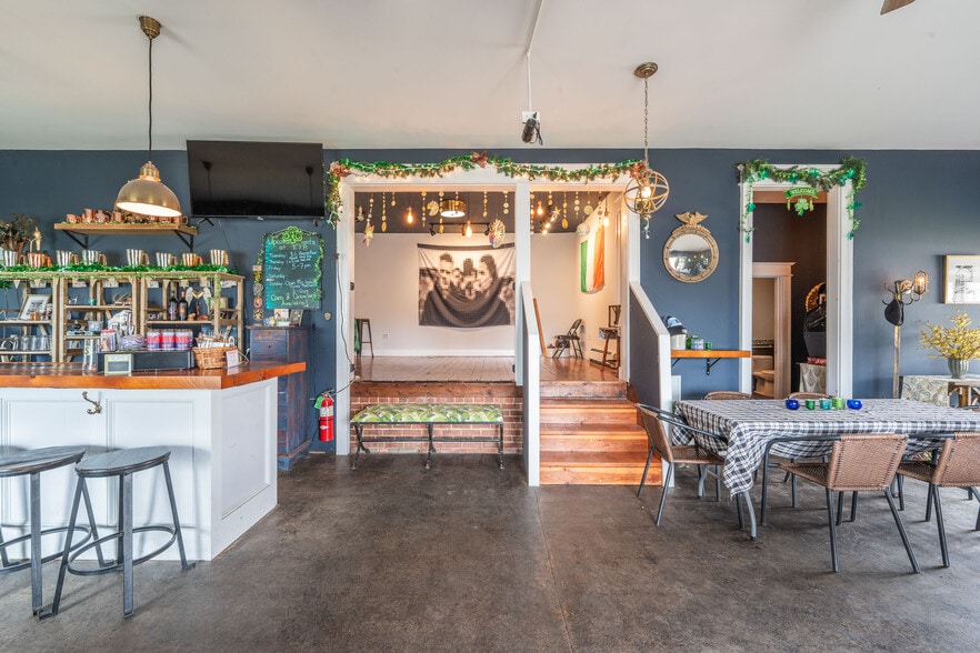 More Photos Of 13100 Main Rd, Mattituck Freestanding For Sale