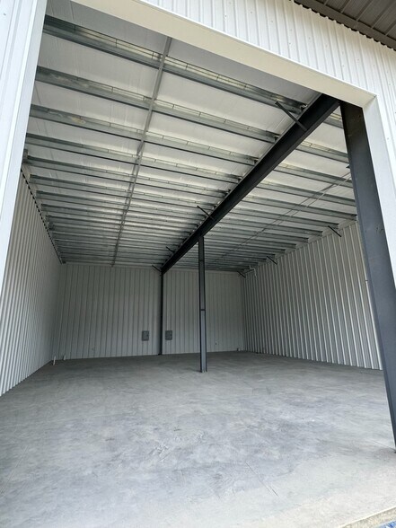 More Photos Of 50 Gladys Dr, Greenville Showroom For Sale