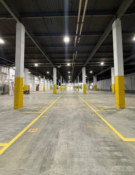 More Photos Of 10101 Avenue D, Brooklyn Distribution For Lease