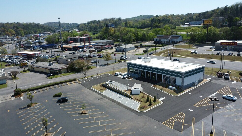 More Photos Of 9118-9174 Parkway E, Birmingham Freestanding For Lease