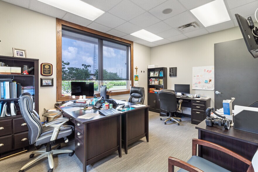More Photos Of 4528 Mills Park Cir, College Station Office For Sale