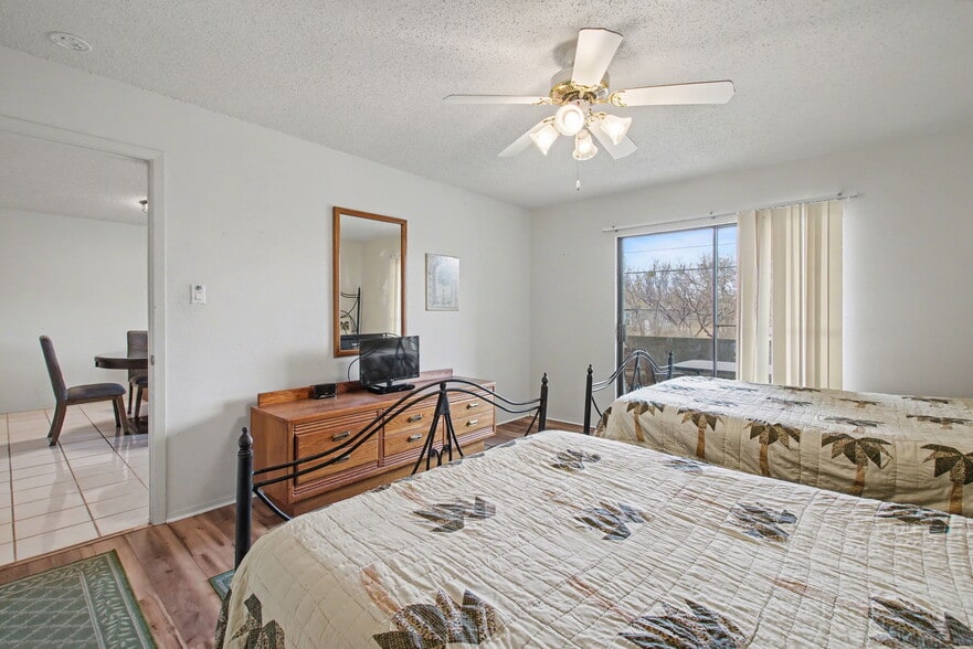 More Photos Of 604 Highcrest Dr, Marble Falls Specialty For Sale