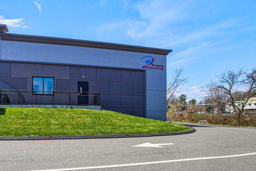 More Photos Of 1199 Silas Deane Hwy, Wethersfield General Retail For Lease