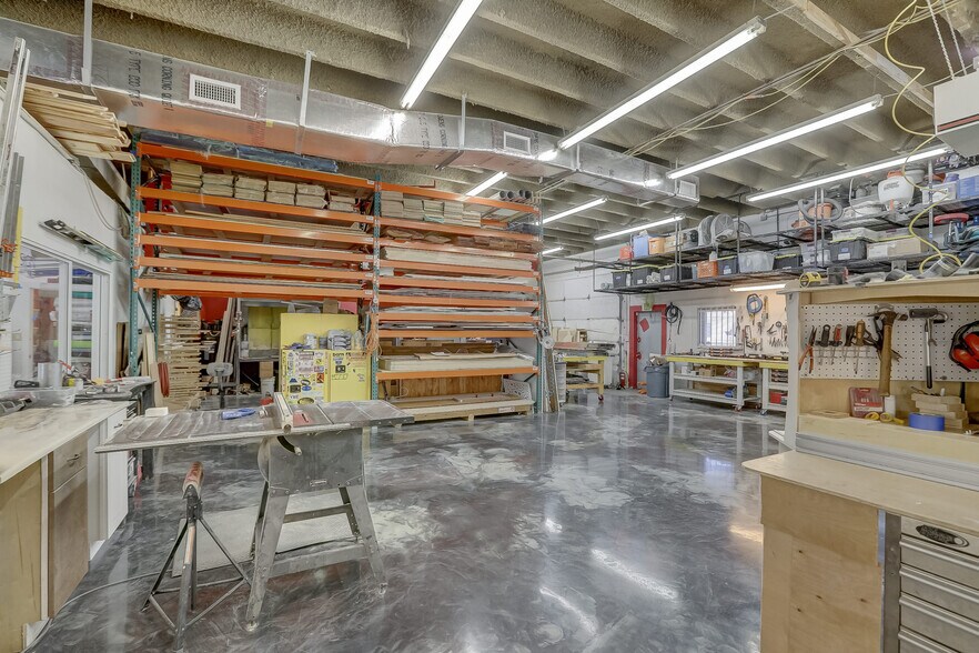 More Photos Of 2115-2145 SW 2nd Ave, Fort Lauderdale Showroom For Sale