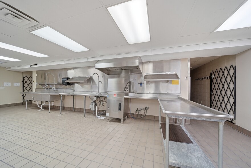 More Photos Of 7100 E 31st St, Tulsa Religious Facility For Sale