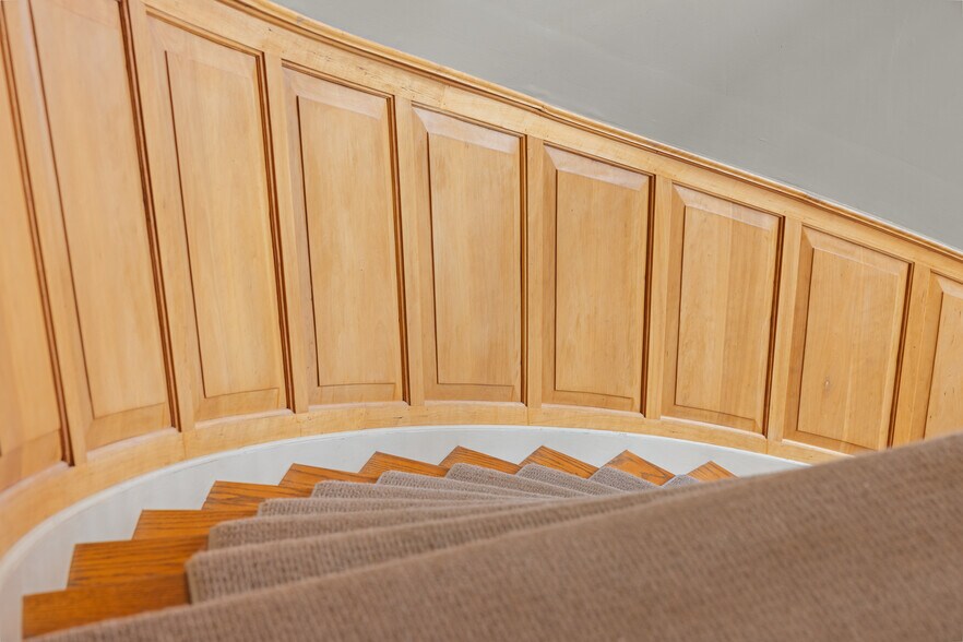 More Photos Of 68 Lyme Rd, Hanover Office Residential For Sale