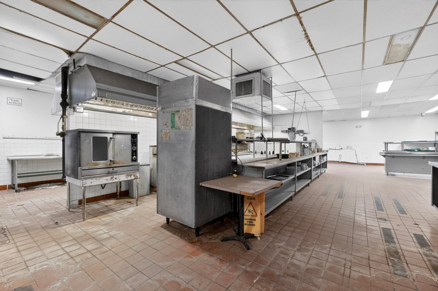 More Photos Of 1501 E Santa Fe Ave, Grants Hotel For Sale