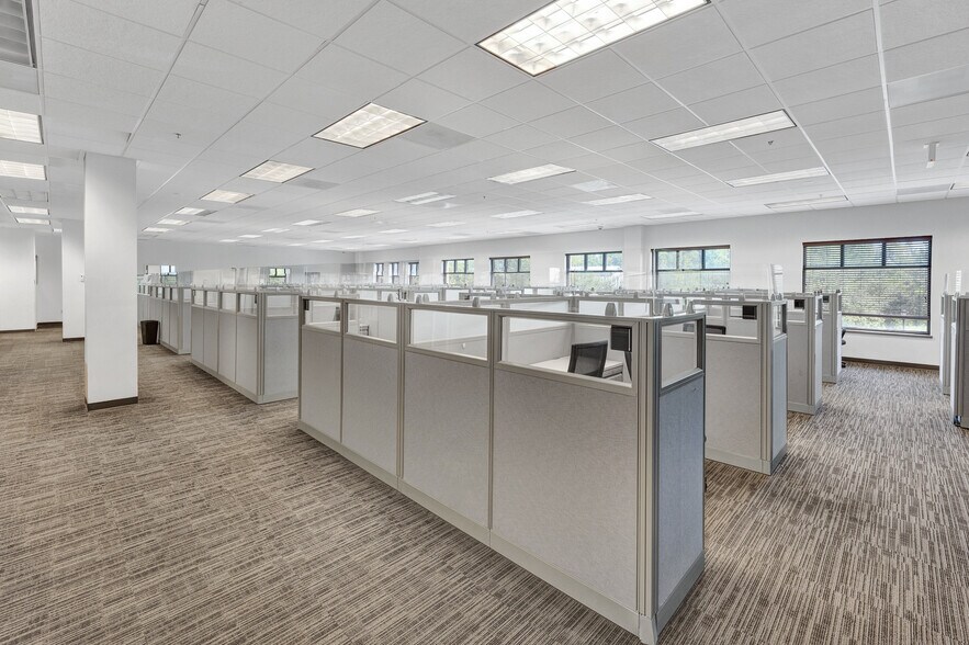 More Photos Of 4969 Centre Pointe Dr, North Charleston Office For Lease